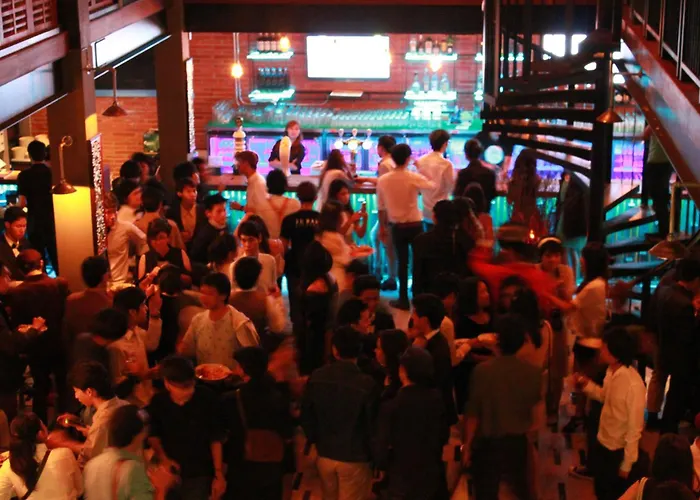 Hotel Baan Chart 4*