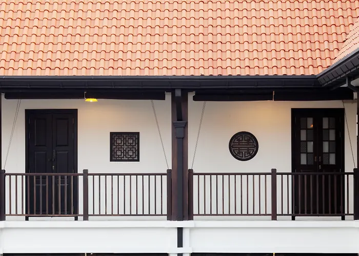 Hotel Baan Chart 4*